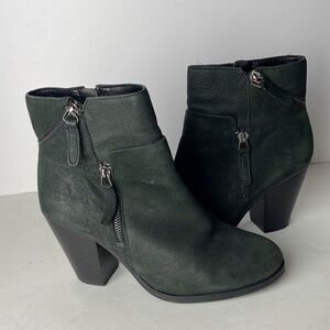 Vince Camuto Hinnegan Black Leather Ankle Boots 7.5